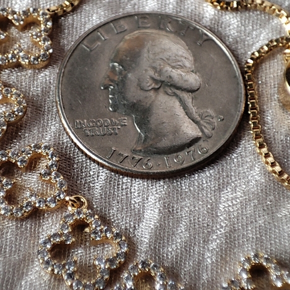 BR Banana Republic Clover Clear Rhinestone Gold Tone Slide Bracelet EUC - Picture 5 of 10